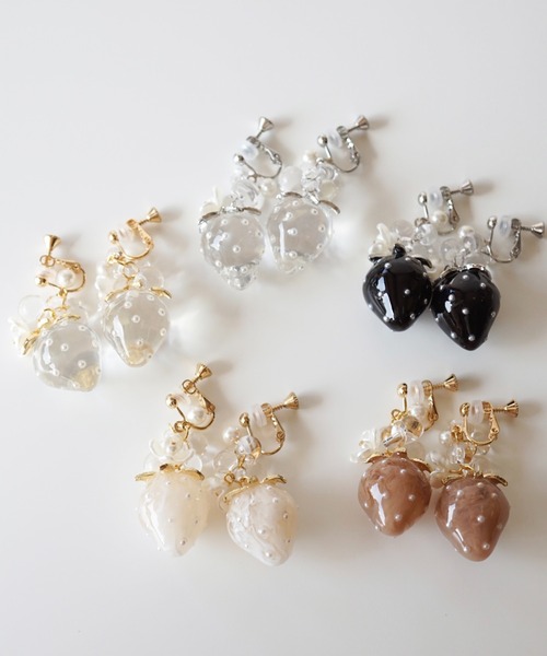 CERCA(チェルカ)の「jolie minette/いちご × バブル イヤリング(イヤリング・レディース・シルバー/ブラック/ブラウン/ゴールド/ベージュ・FREE)」の20枚目の写真