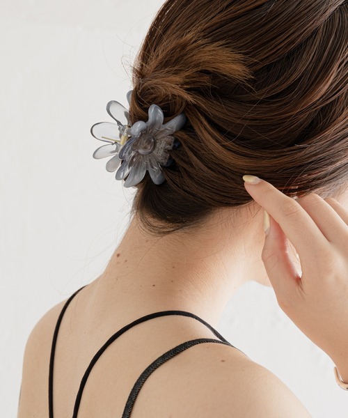 Chico（チコ）の「BIGフラワークリアクリップ（バレッタ/ヘアクリップ・レディース・アイボリー/ブラウン/ブルー・FREE）」の5枚目の写真