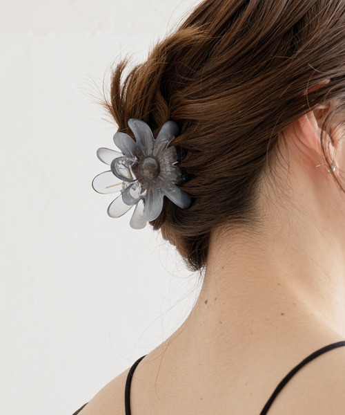 Chico（チコ）の「BIGフラワークリアクリップ（バレッタ/ヘアクリップ・レディース・アイボリー/ブラウン/ブルー・FREE）」の8枚目の写真