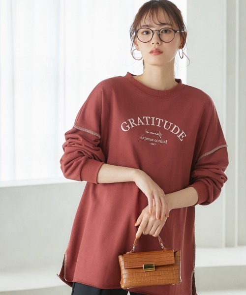 miclat（ミクラ）の「大きいサイズ　裏毛ロゴビッグスウェット　miclat（スウェット・レディース・アイボリー/オレンジ系・L/LL/3L/4L/5L）」の2枚目の写真