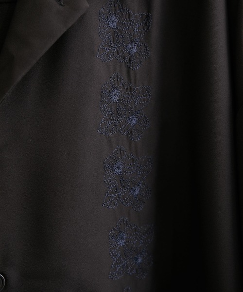  j.n.r.d（ジェー・エヌ・アール・ディー）の「【35COFFEEコラボ 】j.n.r.d/フラワーモチーフ刺繍シャツ（シャツ/ブラウス・メンズ・ブラック系その他/ブラック・LL/M/L）」の3枚目の写真