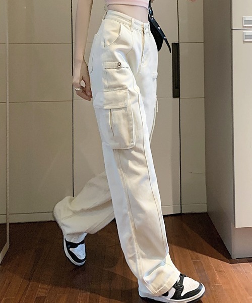 FREE STYLISTS（フリー スタイリスト）の「YUGA_YGMC ハイウエスト　デニムカーゴパンツ（カーゴパンツ・レディース・オフホワイト/ブラウン/ベビーピンク・S/XL/L/M）」の4枚目の写真