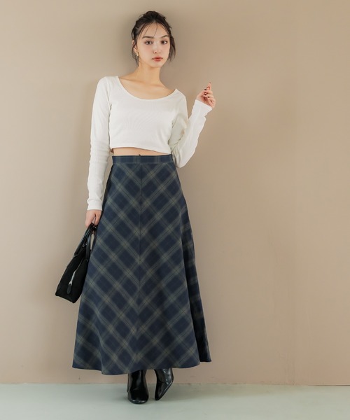 coca(coca)(コカ)の「前後2WAY クロップド丈リブトップス(Tシャツ/カットソー・レディース・アイボリー/その他1/ブラック/グレー/チャコール/ホワイト/ダークブラウン・M/L/S/XL)」の17枚目の写真