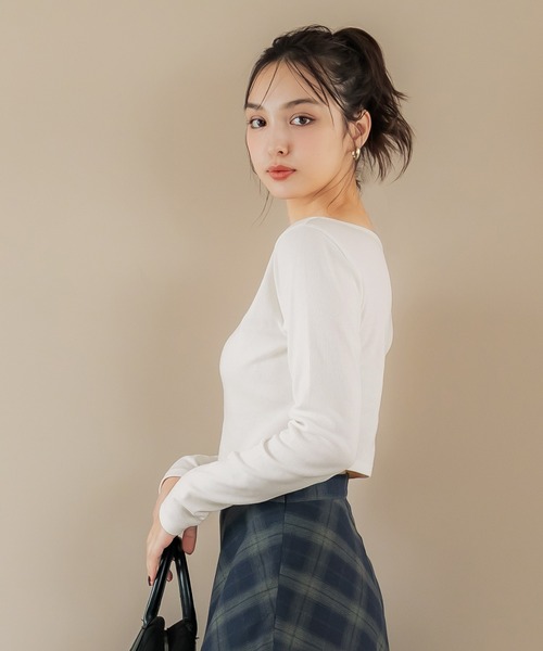 coca(coca)(コカ)の「前後2WAY クロップド丈リブトップス(Tシャツ/カットソー・レディース・アイボリー/その他1/ブラック/グレー/チャコール/ホワイト/ダークブラウン・M/L/S/XL)」の18枚目の写真