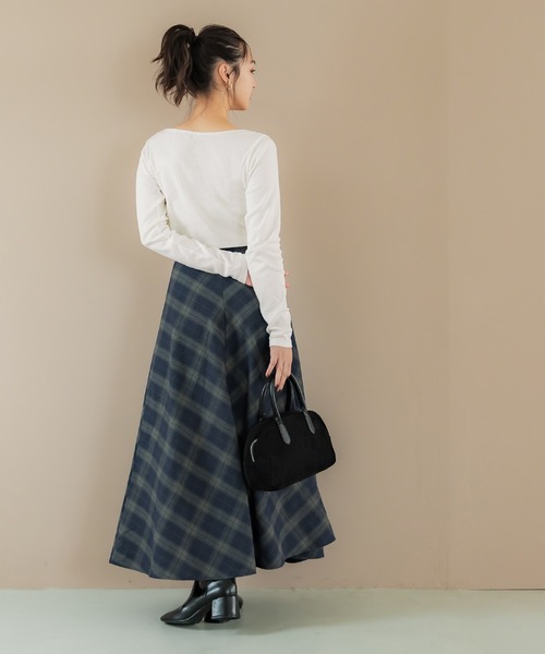 coca(coca)(コカ)の「前後2WAY クロップド丈リブトップス(Tシャツ/カットソー・レディース・アイボリー/その他1/ブラック/グレー/チャコール/ホワイト/ダークブラウン・M/L/S/XL)」の19枚目の写真