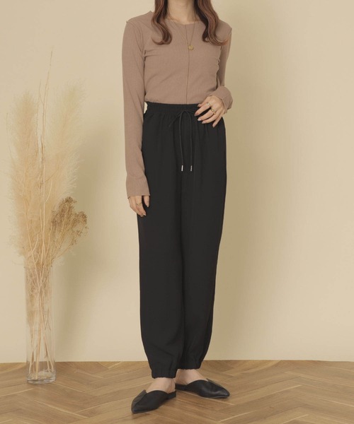 mil（ミル）の「【150㎝前後の小柄さんサイズ】袖スリットリブカットソー（Tシャツ/カットソー・レディース・モカ/ブラック/アイボリー・XS/S）」の6枚目の写真