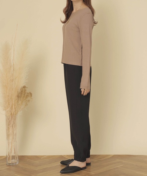 mil（ミル）の「【150㎝前後の小柄さんサイズ】袖スリットリブカットソー（Tシャツ/カットソー・レディース・モカ/ブラック/アイボリー・XS/S）」の12枚目の写真