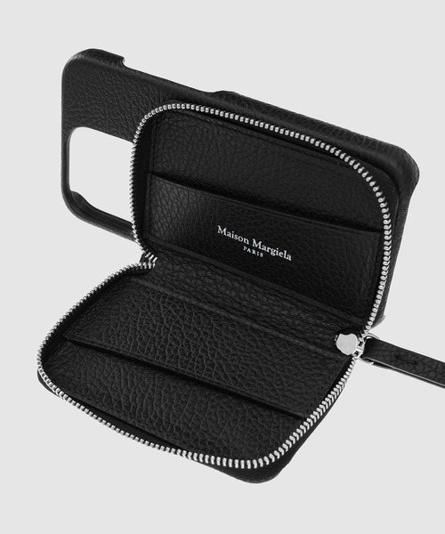 Maison Margiela(メゾンマルジェラ)の「PHONE COVER WITH ZIP AROUND POCKET(スマホケース/カバー・レディース・ブラック・FREE)」の5枚目の写真