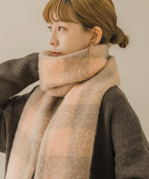 SMELLY(スメリー)の「ブロックチェックボリュームマフラー(マフラー・レディース・ブルー/オレンジ・-)」の9枚目の写真