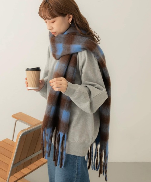 SMELLY(スメリー)の「ブロックチェックボリュームマフラー(マフラー・レディース・ブルー/オレンジ・-)」の14枚目の写真