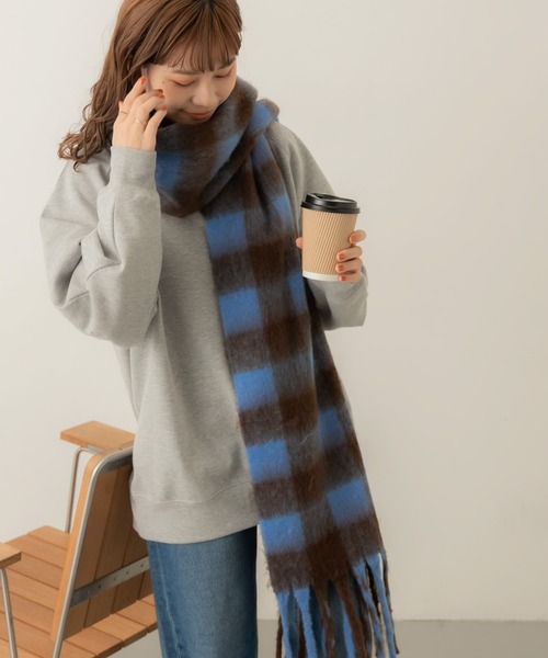 SMELLY(スメリー)の「ブロックチェックボリュームマフラー(マフラー・レディース・ブルー/オレンジ・-)」の15枚目の写真