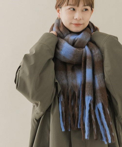 SMELLY(スメリー)の「ブロックチェックボリュームマフラー(マフラー・レディース・ブルー/オレンジ・-)」の18枚目の写真