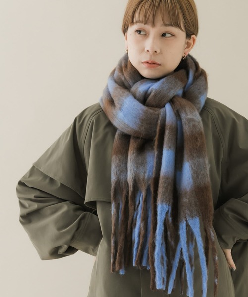 SMELLY(スメリー)の「ブロックチェックボリュームマフラー(マフラー・レディース・ブルー/オレンジ・-)」の19枚目の写真