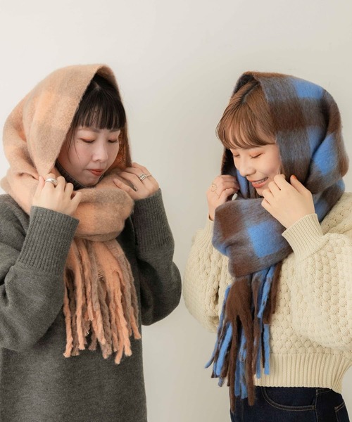 SMELLY(スメリー)の「ブロックチェックボリュームマフラー(マフラー・レディース・ブルー/オレンジ・-)」の21枚目の写真