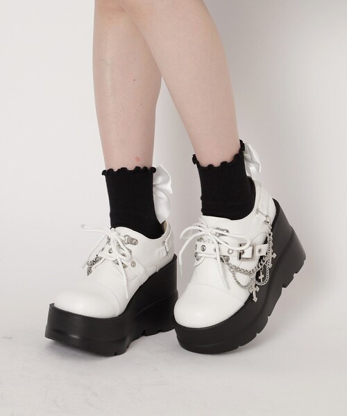 cs T&P（シーエスティーアンドピー）の「厚底十字架モチーフチェーン付きパンプス（パンプス・レディース・ホワイト/ワインレッド/ブラック・M/L/LL/S）」の18枚目の写真
