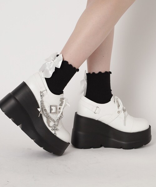 cs T&P（シーエスティーアンドピー）の「厚底十字架モチーフチェーン付きパンプス（パンプス・レディース・ホワイト/ワインレッド/ブラック・M/L/LL/S）」の22枚目の写真