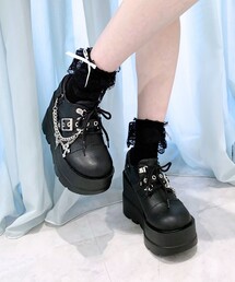 厚底十字架モチーフチェーン付きパンプス