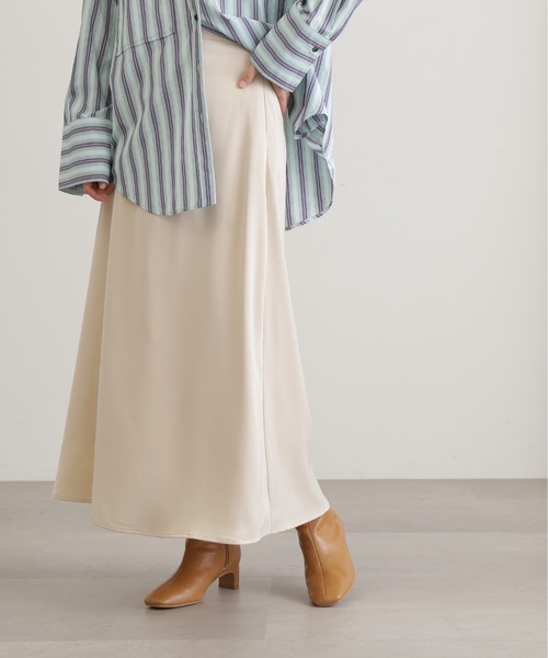 N.（N. Natural Beauty Basic）（エヌエヌナチュラルビューティーベーシック）の「【S Size Line】◆マットサテンＡラインロングスカート（スカート・レディース・クリーム/ライトグリーン/ブラック・SMALL/MEDIUM）」の3枚目の写真