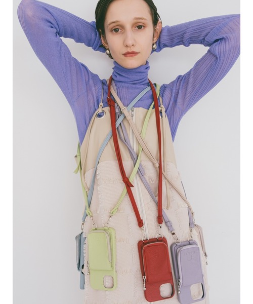MARTE（マルテ）の「Shoulder strap iPhone case/iPhone13、iPhone14/ショルダーストラップiPhoneケース（スマホケース/カバー・レディース・ベージュ/レッド/ライトグリーン/ブラック/ライトブルー・iPhone 14/iPhone 13）」の8枚目の写真