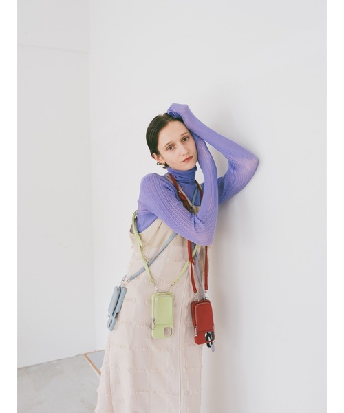 MARTE（マルテ）の「Shoulder strap iPhone case/iPhone13、iPhone14/ショルダーストラップiPhoneケース（スマホケース/カバー・レディース・ベージュ/レッド/ライトグリーン/ブラック/ライトブルー・iPhone 14/iPhone 13）」の9枚目の写真