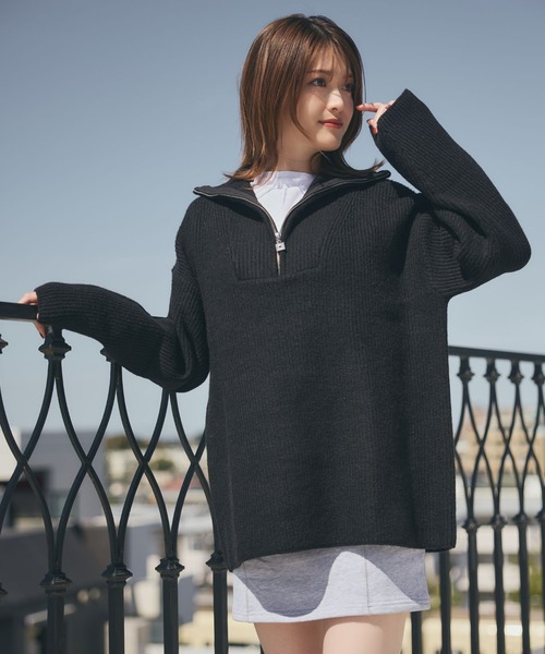 LANTINAM(ランティナム)の「【 ユニセックス】ロゴチャームハーフジップニット(2サイズ展開)(ニット/セーター・レディース・ブラック系1/ブラック系2/ブルー系2/ブルー系1・M/L)」の9枚目の写真