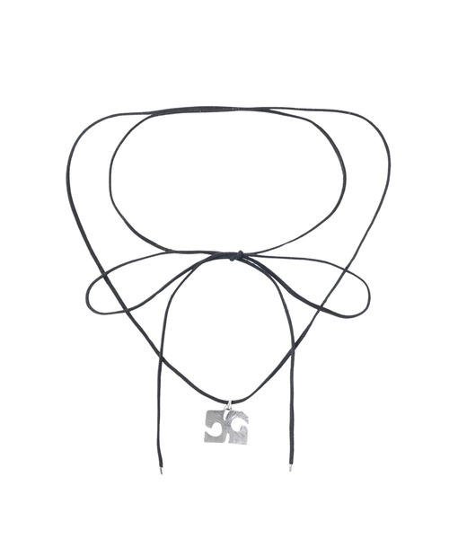 X-girl（エックスガール）の「LOGO CHARM RIBBON NECKLACE（ネックレス・レディース・シルバー・ONE SIZE）」の2枚目の写真