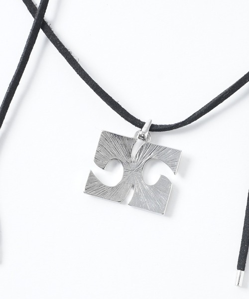 X-girl（エックスガール）の「LOGO CHARM RIBBON NECKLACE（ネックレス・レディース・シルバー・ONE SIZE）」の4枚目の写真