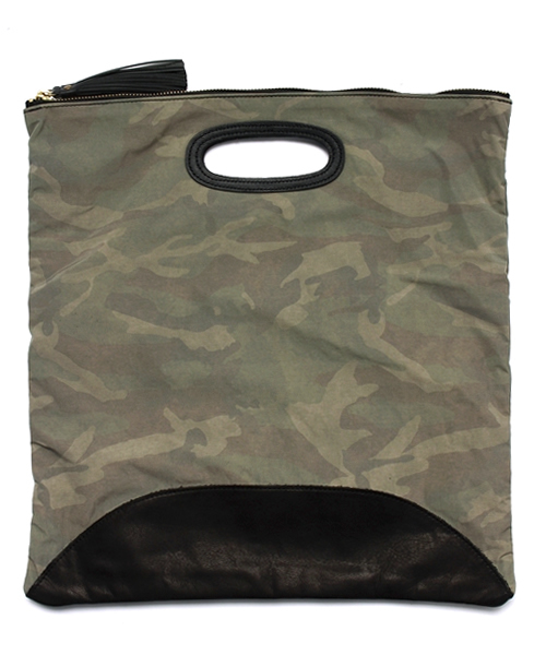 SHIPS for women（シップスフォーウィメン）の「MORMYRUS:カモクラッチ（クラッチバッグ・レディース・オリーブ・ONE SIZE）」の7枚目の写真