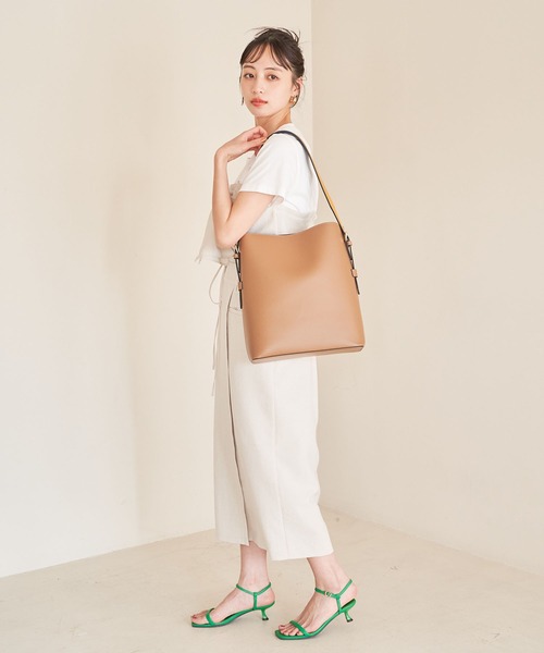 VIS（ビス）の「【A4収納】リバーシブルハンドルワンショルダーバッグ（ショルダーバッグ・レディース・イエロー系その他3/ブラック/キナリ/ベージュ系その他・FREE）」の9枚目の写真