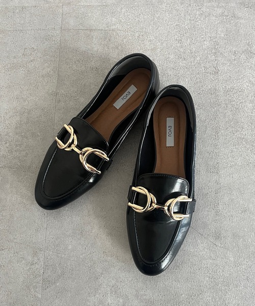 DouDou（ドゥドゥ）の「【WEB限定】 ビッグビットローファー（ローファー・レディース・シルバー/ブラック・23.5/24/24.5）」の4枚目の写真