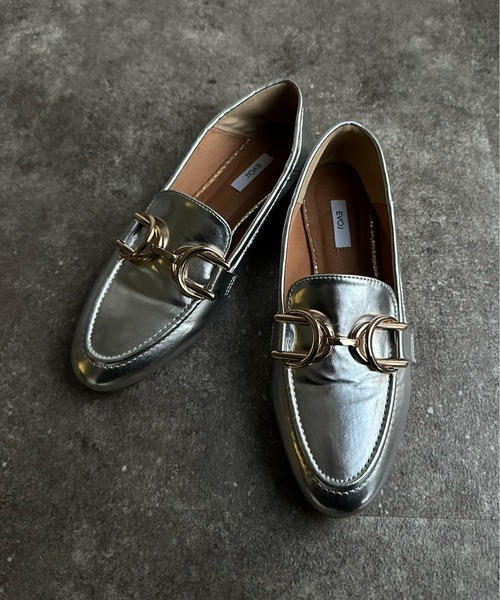 DouDou（ドゥドゥ）の「【WEB限定】 ビッグビットローファー（ローファー・レディース・シルバー/ブラック・23.5/24/24.5）」の9枚目の写真