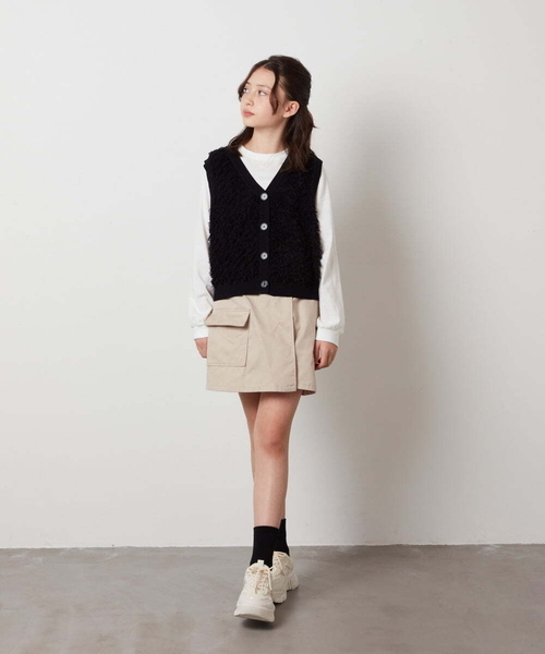 a.v.v（アーヴェヴェ）の「[140-150]【2点セット】フリンジニットベストセット（ベスト・キッズ・ブラック/ホワイト・140/150）」の5枚目の写真