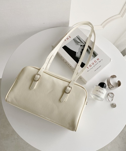 wears(ウェアーズ)の「PU素材 ミニボストンバッグ(ボストンバッグ・レディース・ブラック/アイボリー・FREE)」の2枚目の写真