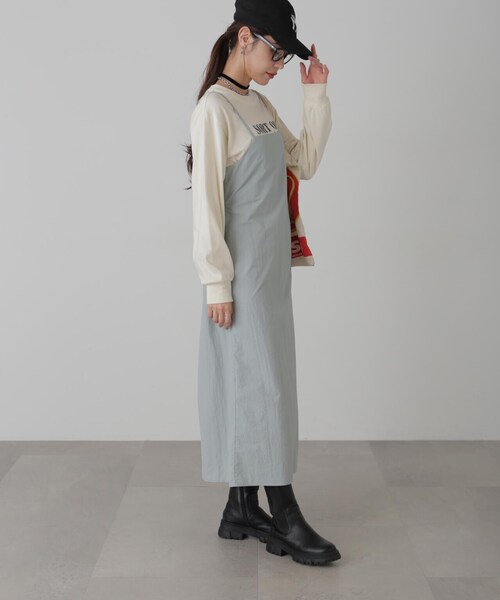 FREE'S MART(フリーズマート)の「バックオープンナイロンジャンパースカート(ワンピース・レディース・グレー/カーキ/ブラック・MEDIUM/SMALL)」の7枚目の写真