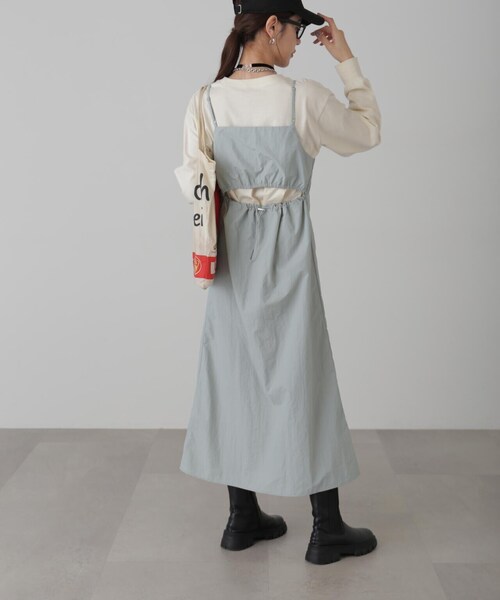 FREE'S MART(フリーズマート)の「バックオープンナイロンジャンパースカート(ワンピース・レディース・グレー/カーキ/ブラック・MEDIUM/SMALL)」の9枚目の写真