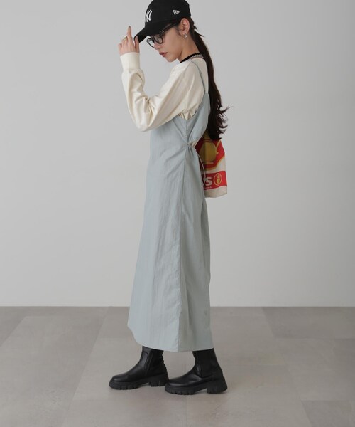 FREE'S MART(フリーズマート)の「バックオープンナイロンジャンパースカート(ワンピース・レディース・グレー/カーキ/ブラック・MEDIUM/SMALL)」の10枚目の写真