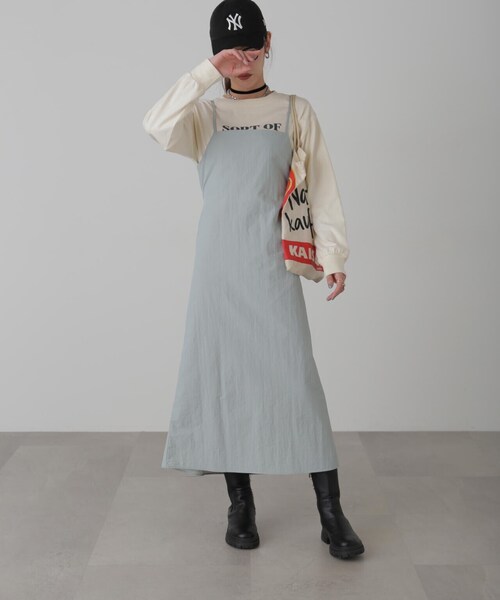 FREE'S MART(フリーズマート)の「バックオープンナイロンジャンパースカート(ワンピース・レディース・グレー/カーキ/ブラック・MEDIUM/SMALL)」の5枚目の写真