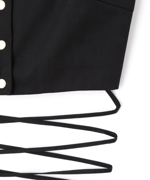 MECRE(メクル)の「フロントボタンツイルビスチェ(ベスト・レディース・ブラック/グレー・FREE)」の8枚目の写真