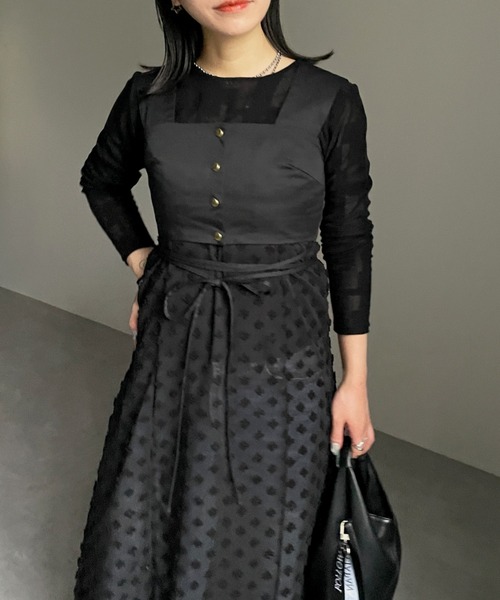 MECRE(メクル)の「フロントボタンツイルビスチェ(ベスト・レディース・ブラック/グレー・FREE)」の16枚目の写真