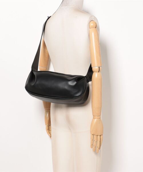 y/m（イム）の「ワイドショルダーBAG（ショルダーバッグ・レディース・ブラック・FREE）」の4枚目の写真
