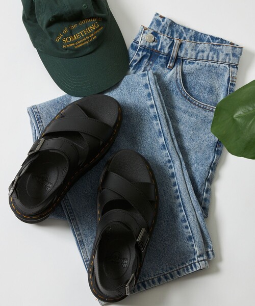 PUBLUX(パブリュクス)の「Dr.Martens/ドクターマーチン Voss II Quad/プラットフォームレザークロスサンダル 限定展開(サンダル・レディース・ブラック・3/4/6/5)」の16枚目の写真