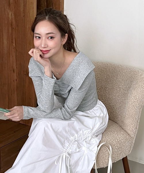 by muni:r(バイ ムニール)の「シャーリングワイドカラー長袖Tシャツ(Tシャツ/カットソー・レディース・ブラック/ホワイト/グレー・FREE)」の16枚目の写真