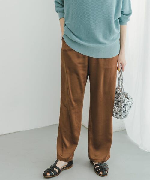 ITEMS URBANRESEARCH（アイテムズ アーバンリサーチ）の「サテンイージーパンツ（その他パンツ・レディース・ブラック/ブラウン/ベージュ・FREE）」の4枚目の写真