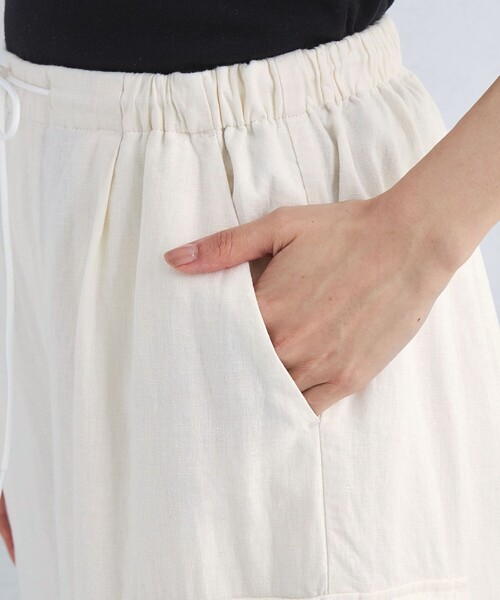 green label relaxing（グリーンレーベルリラクシング）の「BREEZE LINEN ブリーズリネン カーゴ パンツ オフホワイト（カーゴパンツ・レディース・オフホワイト・38/36）」の9枚目の写真
