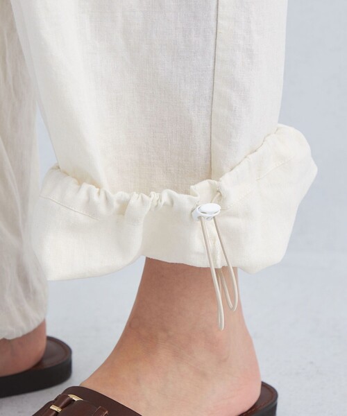 green label relaxing（グリーンレーベルリラクシング）の「BREEZE LINEN ブリーズリネン カーゴ パンツ オフホワイト（カーゴパンツ・レディース・オフホワイト・38/36）」の12枚目の写真