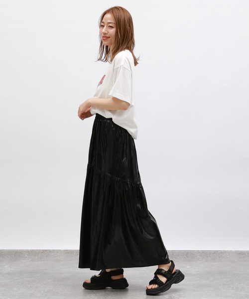 LAKOLE（ラコレ）の「メタリックティアードスカート / 127589（スカート・レディース・ブラック/シルバー・SMALL/MEDIUM）」の4枚目の写真