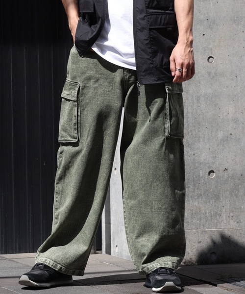 VISION STREET WEAR(ヴィジョンストリートウェア)の「【VISION STREET WEAR/ヴィジョンストリートウェア】ワイドカーゴ デニムパンツ(デニムパンツ・メンズ・サックスブルー/カーキ/レッド/レッド系その他/ブラック/ネイビー/パープル/グレー・M/LL/L)」の4枚目の写真
