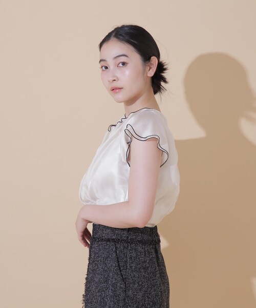 JILL by JILL STUART(ジルバイジルスチュアート)の「◇ラッフルメローブラウス(シャツ/ブラウス・レディース・ホワイト/ベージュ・FREE)」の17枚目の写真
