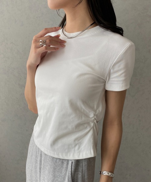 MYMOOD.(マイムード)の「サイドシャーリングTシャツ(Tシャツ/カットソー・レディース・ホワイト/オートミール/ブラック/グレー・FREE)」の5枚目の写真