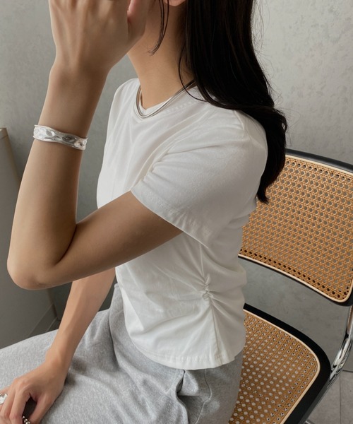 MYMOOD.(マイムード)の「サイドシャーリングTシャツ(Tシャツ/カットソー・レディース・ホワイト/オートミール/ブラック/グレー・FREE)」の12枚目の写真